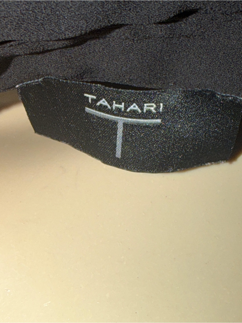 Tahari Black Pleated Sleeve Button Front Blouse Size Small - Picture 3 of 4